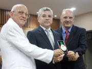 Capistrano, o presidente do CREMERN, Marcos Lima, e o presidente da Associação Médica, José Rosendo