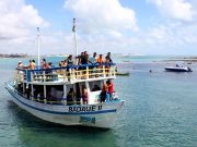 Passeio de Barco da Marina Badauê nas Piscinas Naturais de Pirangi