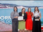 A presidente do CRO-RN, Dra. Jane Nóbrega, com a prefeita Camila Melo na premiação em Brasília