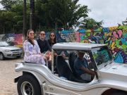 O passeio de buggy em Baía Formosa passa em frente a casa do surfista, uma atração no roteiro que vai até a divisa com Paraiba