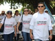 O presidente do CRO-RN, Jaldir Cortez, marcou presença na caminha vestindo a camiseta que o SOERN distribuiu para os dentistas