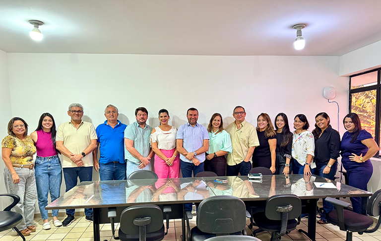 Dentistas de Macaíba fecham acordo com o prefeito do município